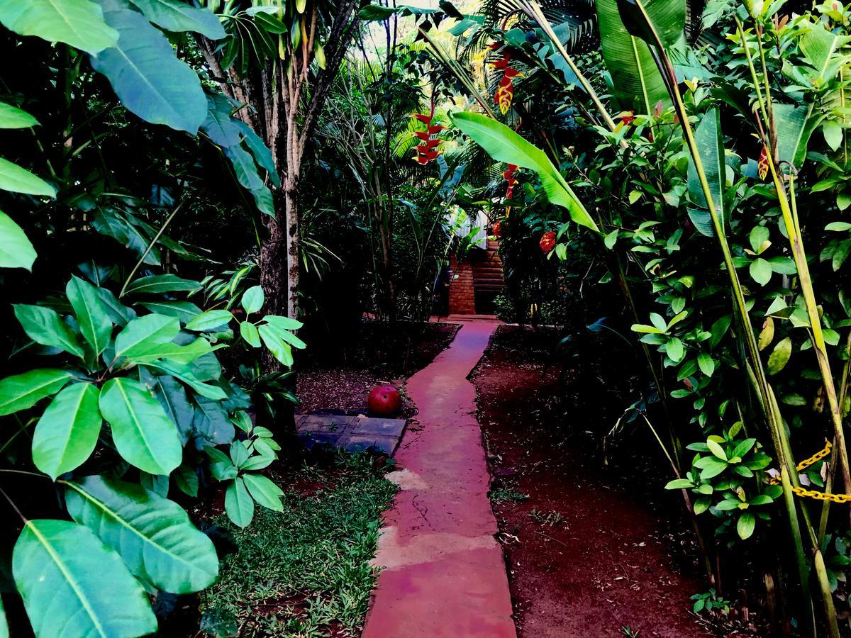 Hostel Garden Stone Puerto Iguazú Exteriér fotografie